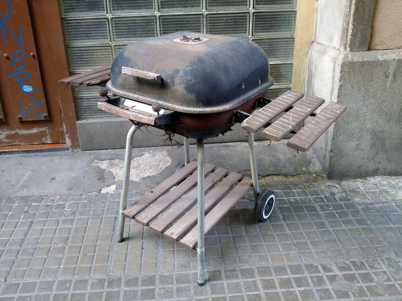 barbacoa oxidada metal 90x45-112x50 (20eu.) 1u